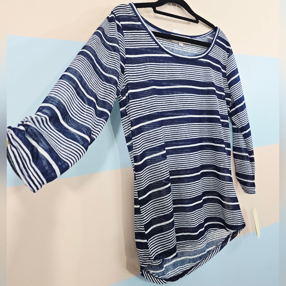 NWT Striped Navy and White Women's Top - Picture 4 of 8